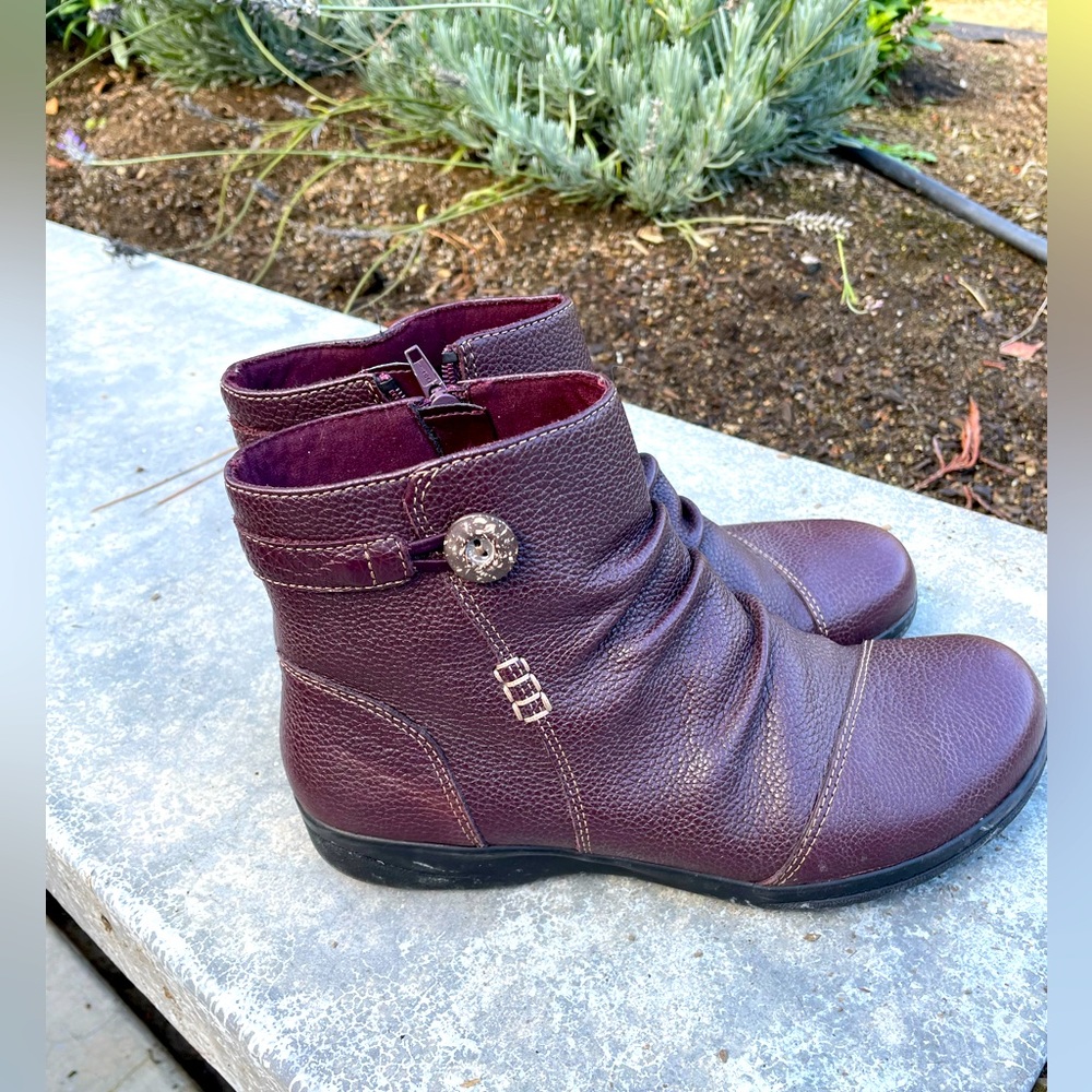 Clark’s booties, size 8 1/2